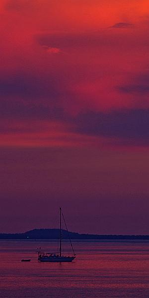 20111129_MG_5067m.jpg - Yacht under a Velvet Sky - East Point, Darwin, NT