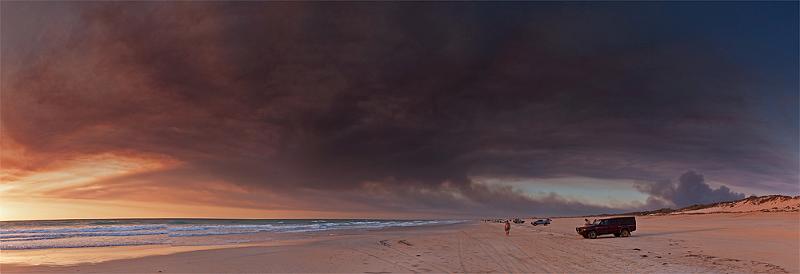 cable_beach_firem.jpg - Fire over Cable - Cable Beach, Broome, WA