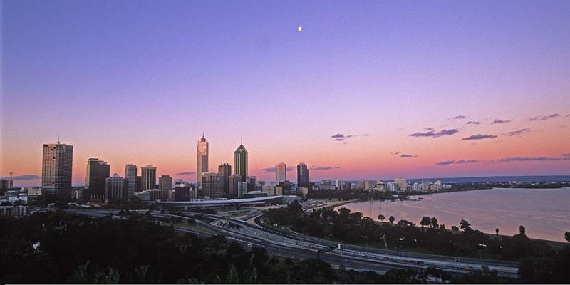 CS148mw.jpg - Perth at Dusk from Kings Park