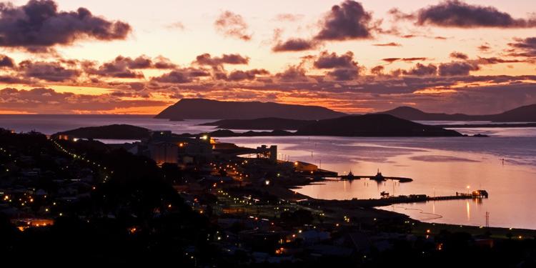 CS303mw.jpg - Sunrise over Albany