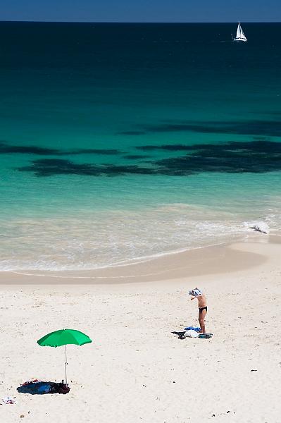 IMG_2402mw.jpg - Yacht at Floreat Beach - Perth