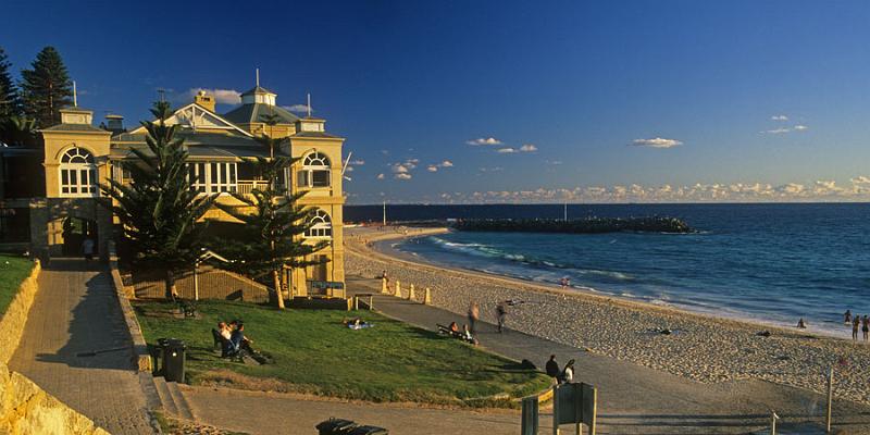 LS147mw.jpg - Cottesloe Surf Club - Perth