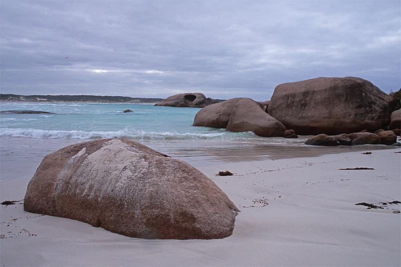 LS24mw.jpg - Rocks Twilight Beach - Esperance