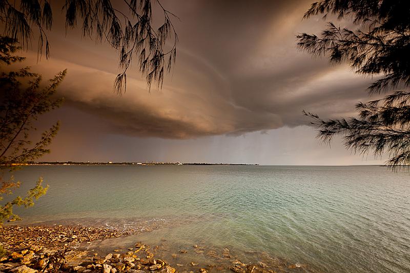 20120215-_MG_6933.jpg - Shelf Cloud over Fannie Bay - Darwin, NT