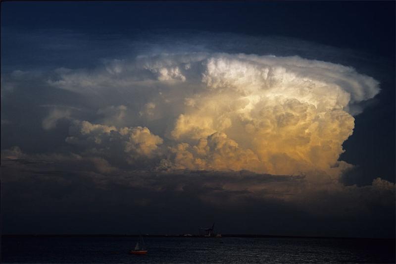 W50mw.jpg - Thunderhead over East Arm - Darwin Harbour